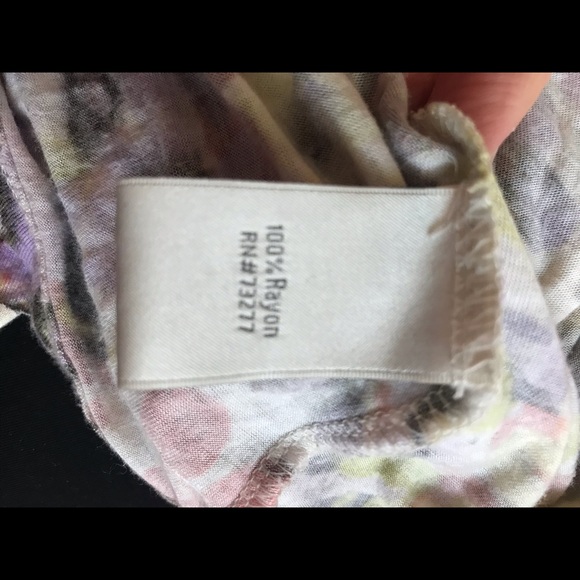 Floral tank with ruffles - Picture 3 of 3